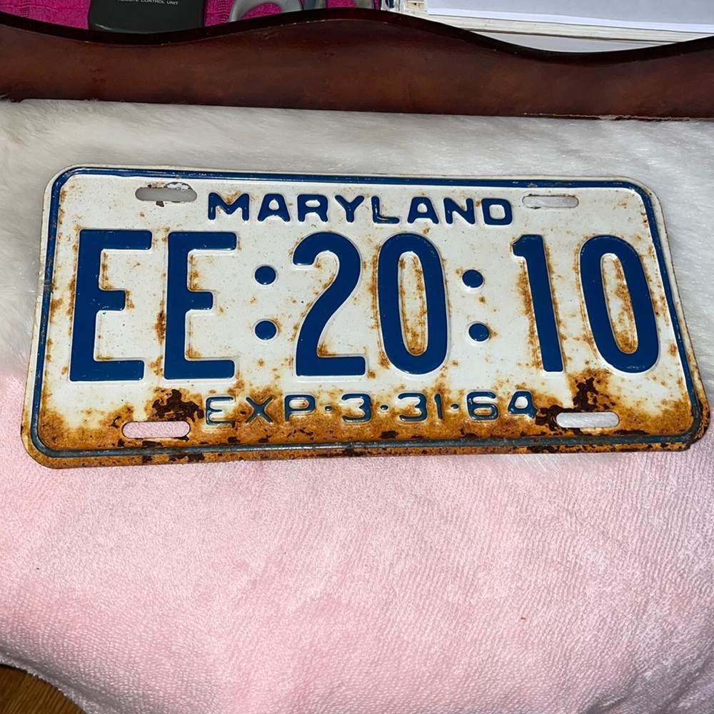 🎊2/$10.  Vintage Maryland tag Man Cave Decor
